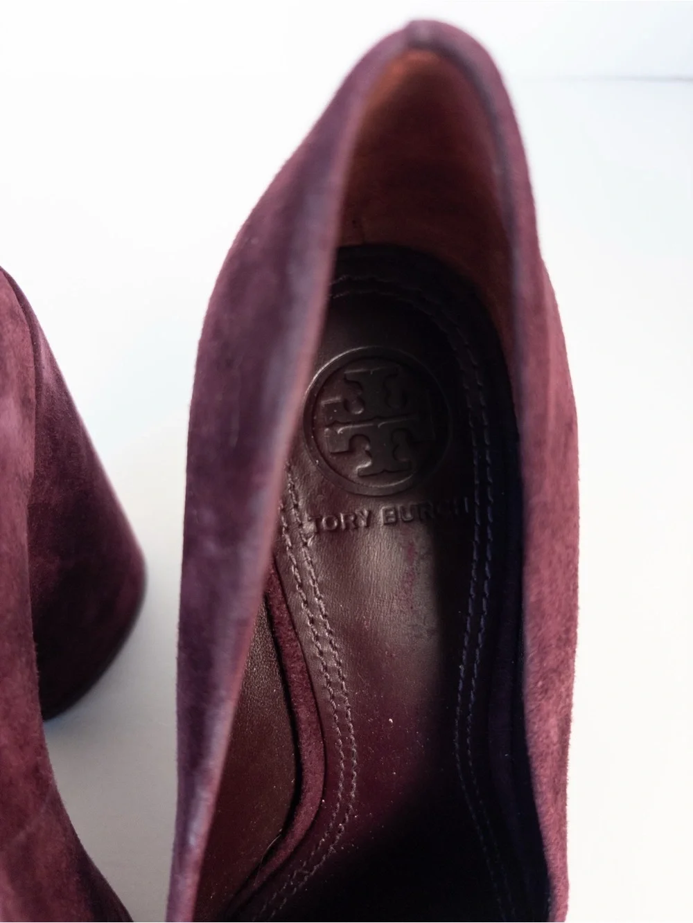 Tory Burch Lucia Suede Pumps in Burgundy Fig